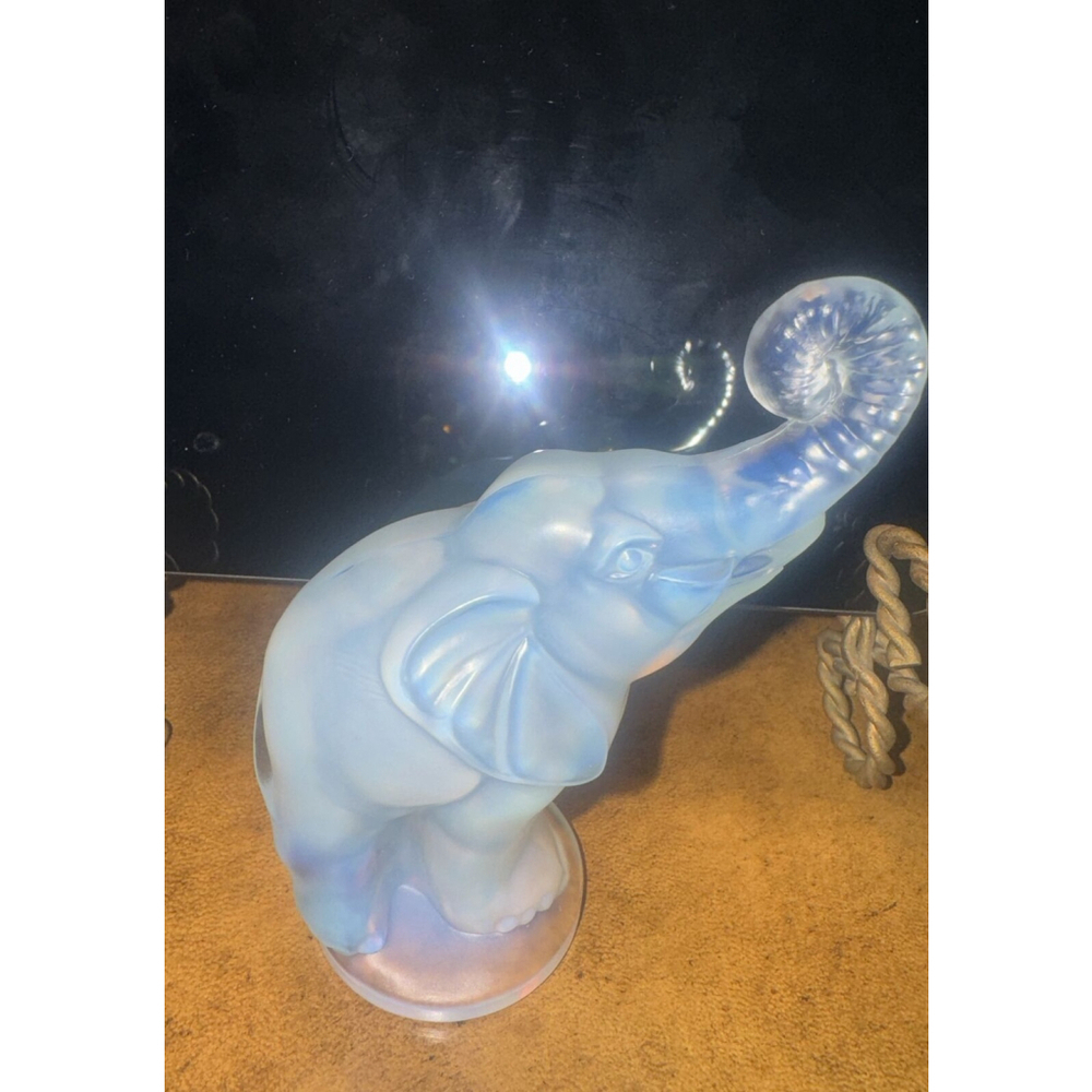 Vintage SABINO French 1930's Stylized Elephant Opalescent Art Deco Glass Statue - Picture 2 of 13